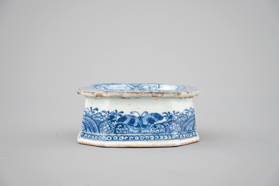 Four Chinese doucai, kraak, Yongzheng and Imari plates and a blue &amp; white salt, 18th C.