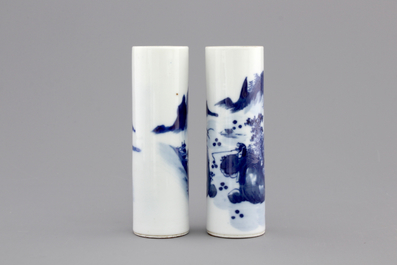 A pair of small blue and white Chinese porcelain brush pots, 19/20th C.