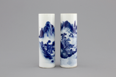 A pair of small blue and white Chinese porcelain brush pots, 19/20th C.