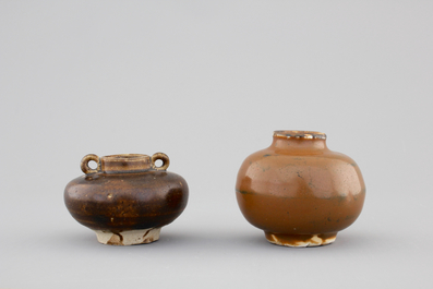 5 Chinese Yuan and Ming Dynasty dark glazed pottery pieces: 3 jars, a bowl and a box with cover