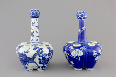 Two Chinese blue and white garlic neck tulip vases, 19th C.