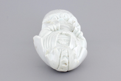 A tall Chinese Dehua blanc de Chine porcelain  Guanyin, 18/19th C.