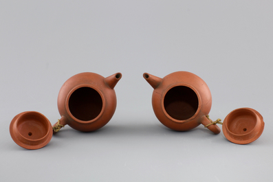 Two small Chinese yixing stoneware teapots, 18/19th C.