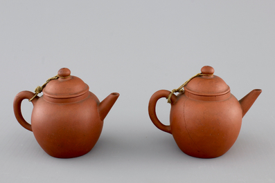 Two small Chinese yixing stoneware teapots, 18/19th C.