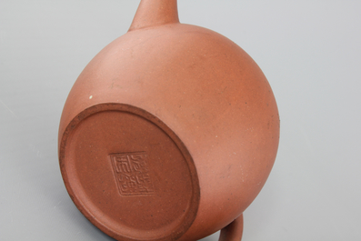 Two small Chinese yixing stoneware teapots, 18/19th C.