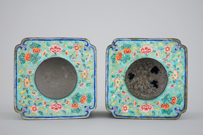 A fine pair of Canton enamel ink wells, 19th C.