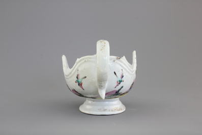A Chinese export porcelain sauceboat decorated with &ldquo;Valentine&rsquo;s pattern&rdquo;, ca. 1745