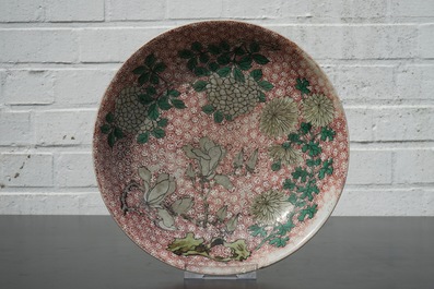 A Chinese wucai dish with flowers, Transitional to early Kangxi, 17th C.