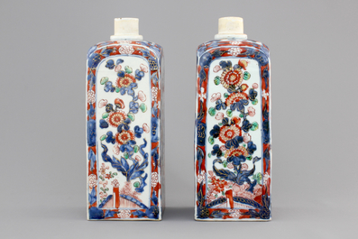 A pair of Chinese verte-imari porcelain square tea caddies, Kangxi, ca. 1700