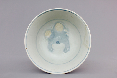 A Chinese blue and white Ming dynasty plate and a Tek Sing cargo shipwreck bowl, 18th C.