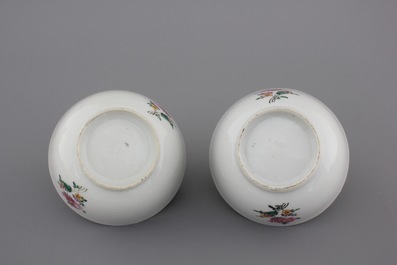 Two Chinese famille rose export cups and saucers and a cream jug with cover, Qianlong, 18th C.