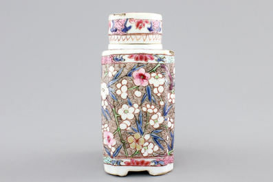 A Chinese famille rose export porcelain tea caddy, Qianlong, 18th C.