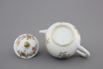 Two fine Chinese grisaille, gilt and iron-red cups and saucers and a small teapot, Yongzheng-Qianlong, 18th C.