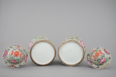 A pair of Chinese famille rose baluster jars with cover, 19th C.