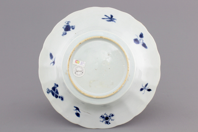 A blue and white Chinese export porcelain plate with crabs and fish, Kangxi, ca. 1700