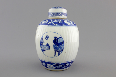 A blue and white Chinese porcelain ribbled ginger jar and cover, Kangxi, ca. 1700