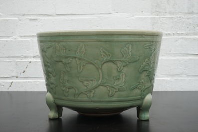 A large decorated Ming longquan celadon tripod censer, 14/15th C.