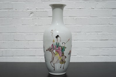 A fine slender Chinese famille rose porcelain vase, 19th C.