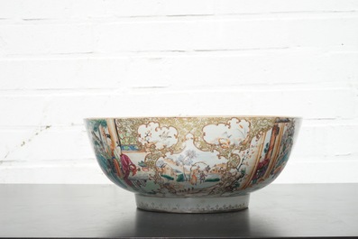 A Chinese export porcelain Mandarin pattern bowl and a dish, Qianlong, 18th C.