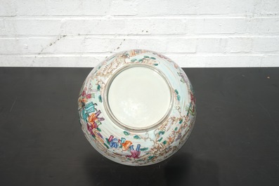 A Chinese export porcelain Mandarin pattern bowl and a dish, Qianlong, 18th C.