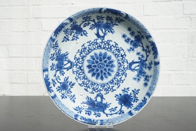 A large blue and white Chinese porcelain dish, Kangxi, ca. 1700