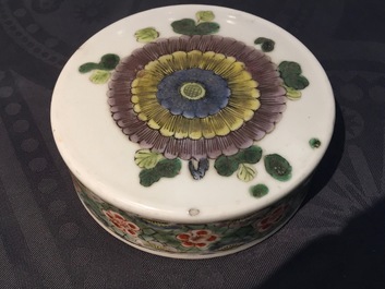 A tall famille verte ginger jar and cover, 19th C