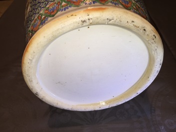 A pair of Chinese porcelain Canton famille verte vases, 19th C.