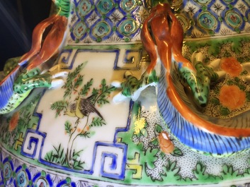 A pair of Chinese porcelain Canton famille verte vases, 19th C.