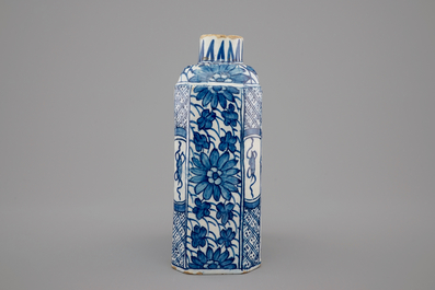 A Dutch Delft chinoiserie tea caddy, 18th C.