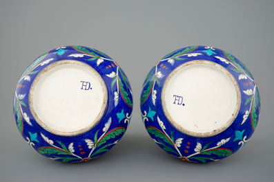 Une paire de vases de style Iznik, Th&eacute;odore Deck, 1875-1880