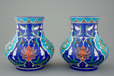 Une paire de vases de style Iznik, Th&eacute;odore Deck, 1875-1880