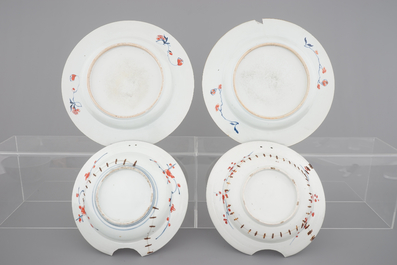 Deux plats en porcelaine de Chine de style Imari, deux bols famille rose et deux bols &agrave; raser en porcelaine de Japon Imari, 18&egrave;me