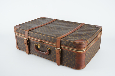 Une valise souple de Louis Vuitton en cuir, milieu du 20&egrave;me