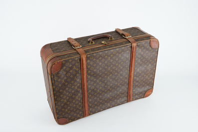 Une valise souple de Louis Vuitton en cuir, milieu du 20&egrave;me