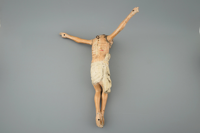 Un Christ en bois polychrome indo-portugais, 18&egrave;me