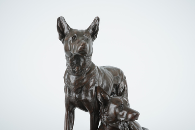 Charles Paillet (1871-1937): Two Alsatians, a bronze group