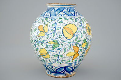 Een zgn. &quot;vaso a palla&quot;, Caltagirone, 18e eeuw