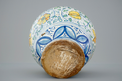 An Italian Caltagirone maiolica &quot;vaso a palla&quot;, 18th C.