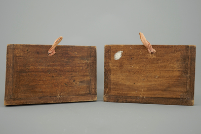 Een paar gegraveerde benen plaquetjes, Duits, 17/18e eeuw