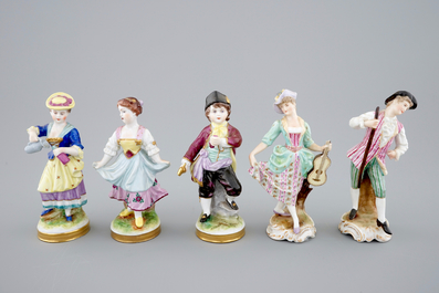 A set of 5 porcelain figures, French or German, 19/20th C.