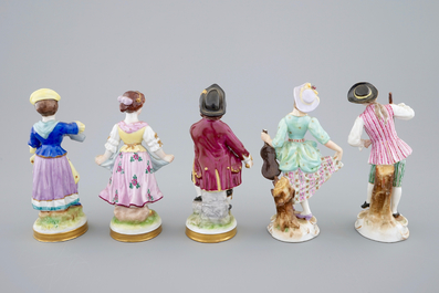 A set of 5 porcelain figures, French or German, 19/20th C.