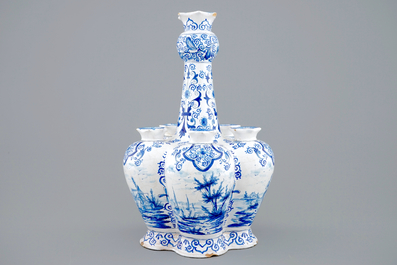A blue and white Delftware tulip vase, France, 19th C.