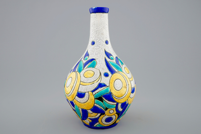 Een craquel&eacute; glazuur vaas met floraal decor, Charles Catteau, Boch K&eacute;ramis, 1e helft 20e eeuw