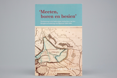 Een blauw-witte Delfts aardewerken plaquette over baggerwerk, 18e eeuw