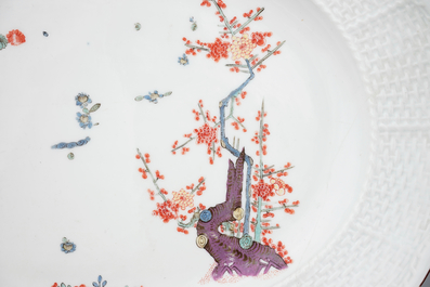 Un pr&eacute;sentoir en porcelaine de Meissen de style Kakiemon, 18&egrave;me