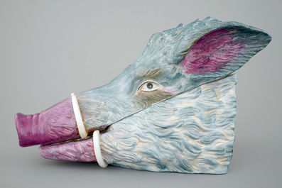 A porcelain boar's head tureen, Germany, 20th C.