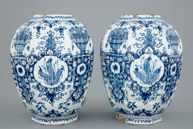 A pair of blue and white Dutch Delftware vases, 18th C.