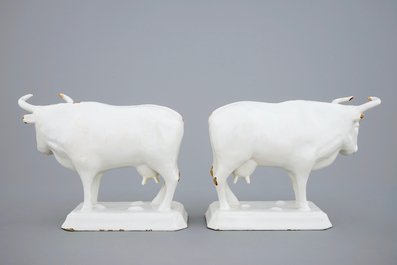 A large pair of monochrome Dutch Delft cows, 18th C.