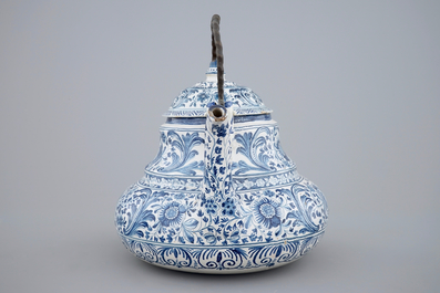 A large blue and white teapot kettle with iron handle, Bolsward, Friesland, 18th C.