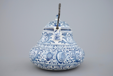 A large blue and white teapot kettle with iron handle, Bolsward, Friesland, 18th C.